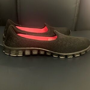 Sketchers Memory Foam Women’s Shoe